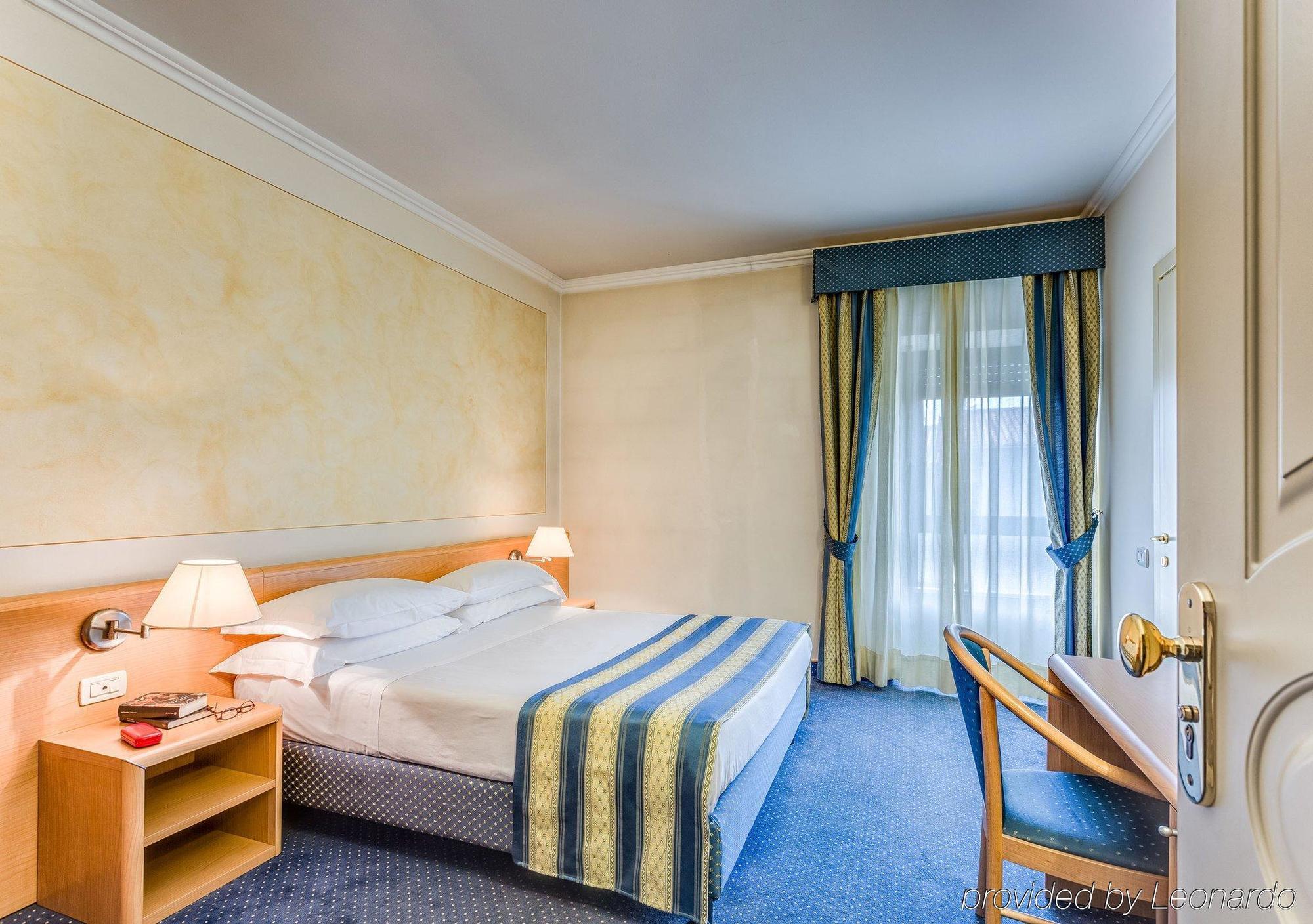 Hotel Continental Brescia Roncadelle Екстериор снимка